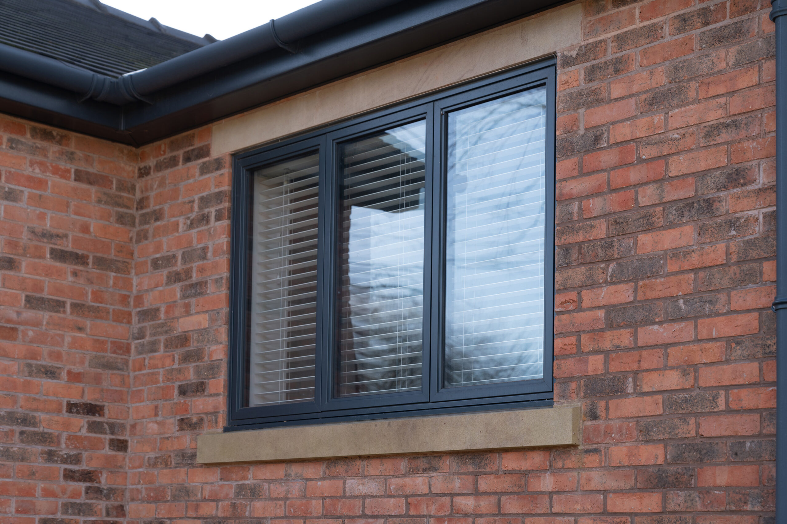 P16 Prestige Window Flush Stepped Anthracite